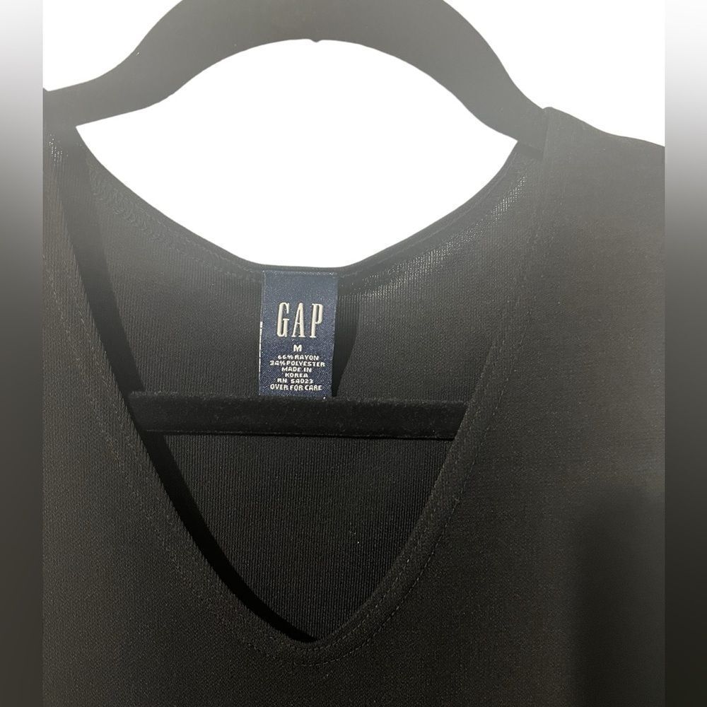 V neck shell top - Picture 2 of 3